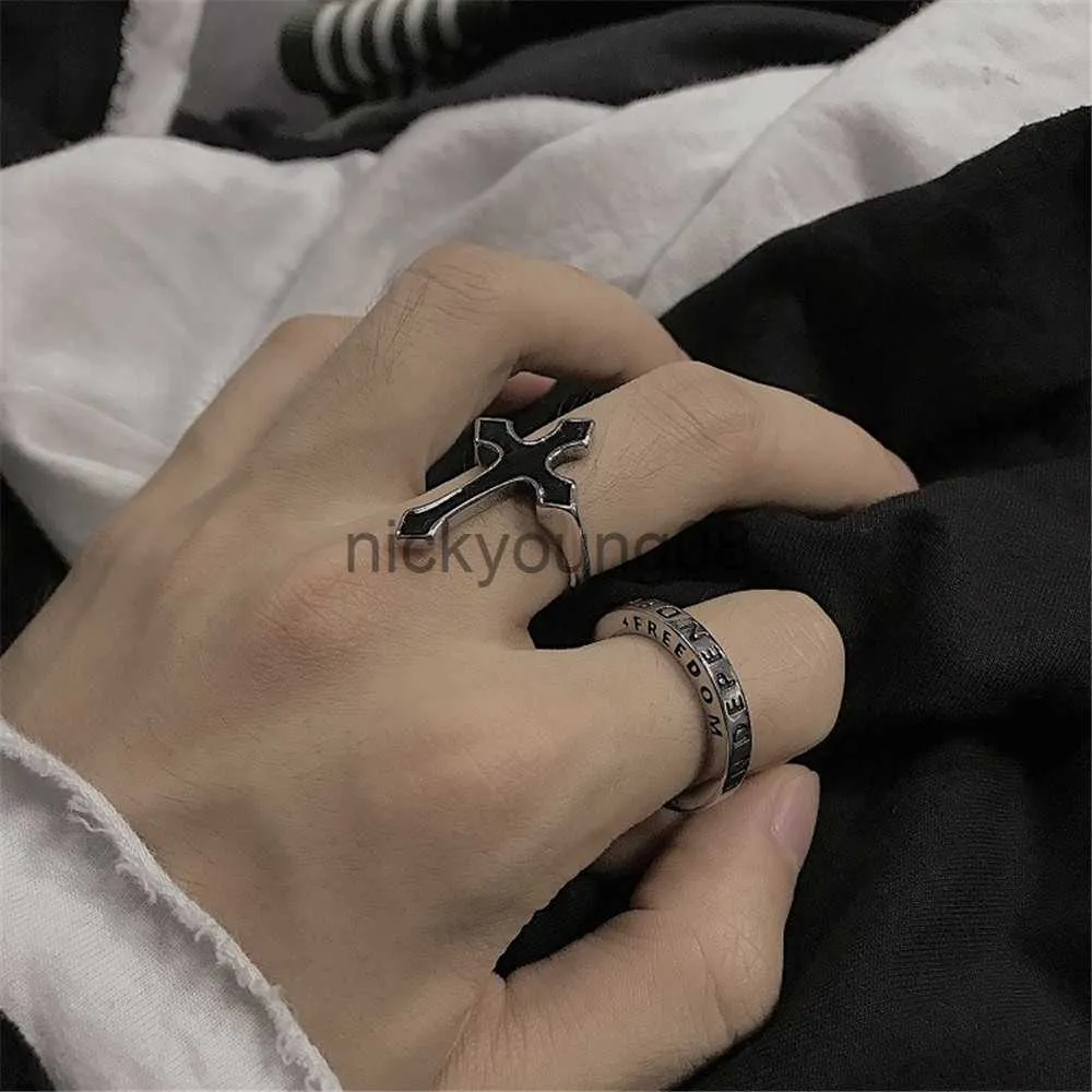 Black & Silver Mix Metal Finger Ring | Sakhi Fashions – sakhifashions