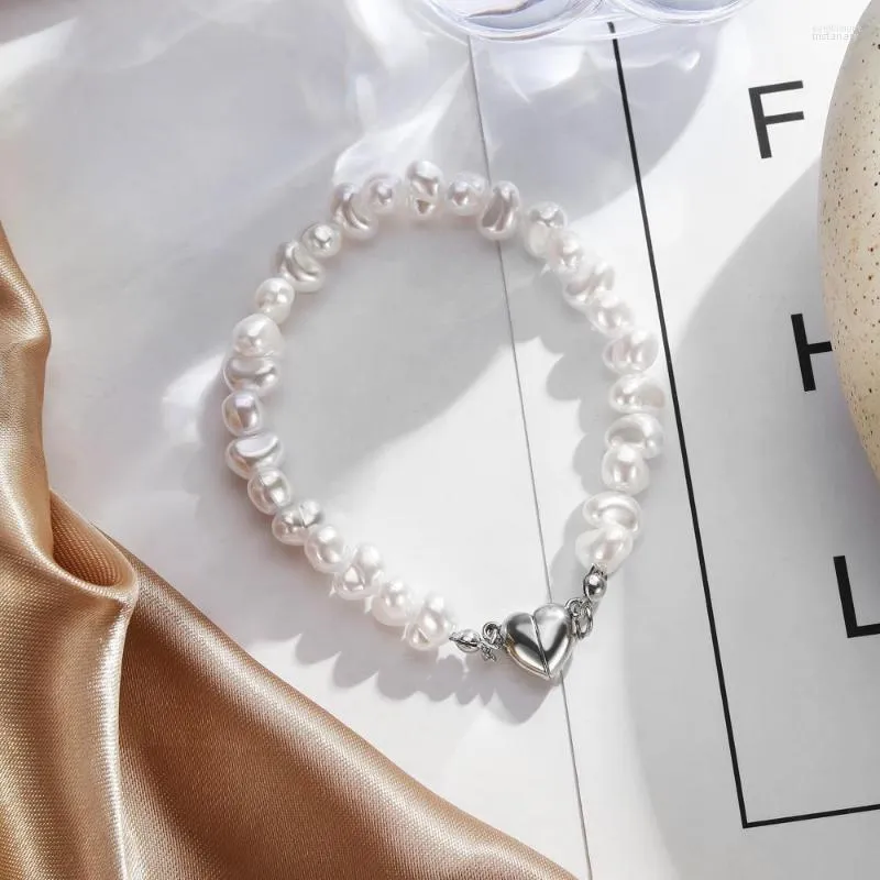 Braccialetti con ciondoli Magnetici a forma di cuore Lrregular Catena di perle Ragazze da donna Accessori per gioielli di moda coreani