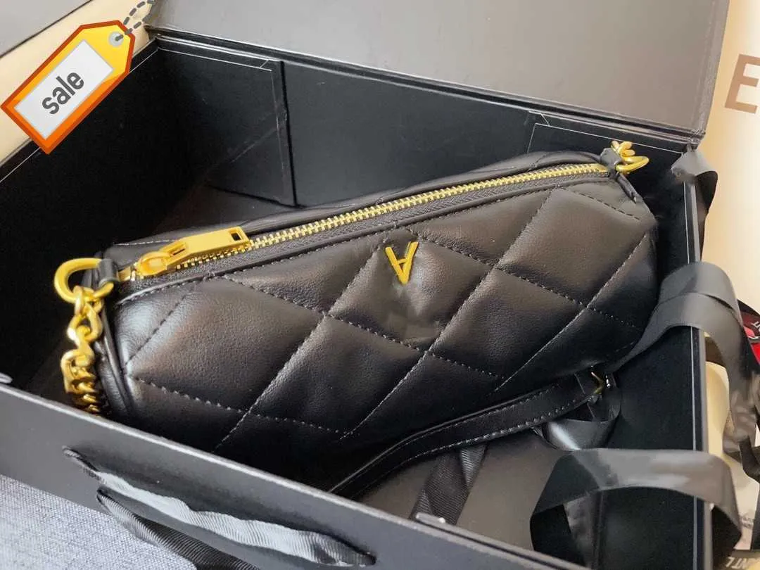 Kvinnans varumärkesdesigner Drumväskor Handväska axel crossbody väska tote 2023 Ny modestruktur läder multifunktionell bärbar sadelpåse korgväska fabriksförsäljning