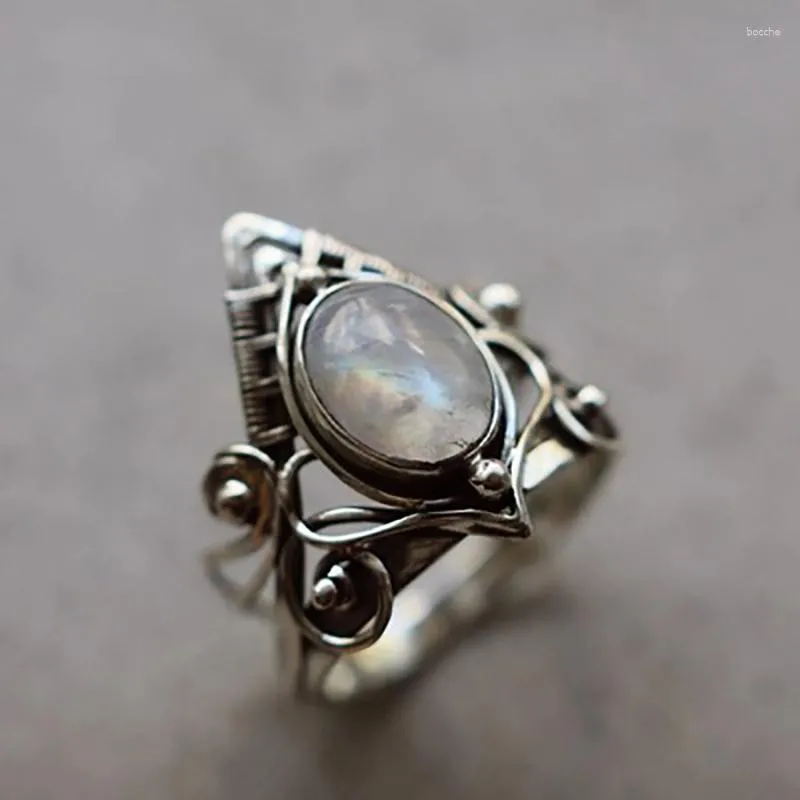 Cluster Rings Vintage Tibetan Moonstone Big Healing Crystal for Women Boho Antik Ring Fine Jewelry Girls Presents