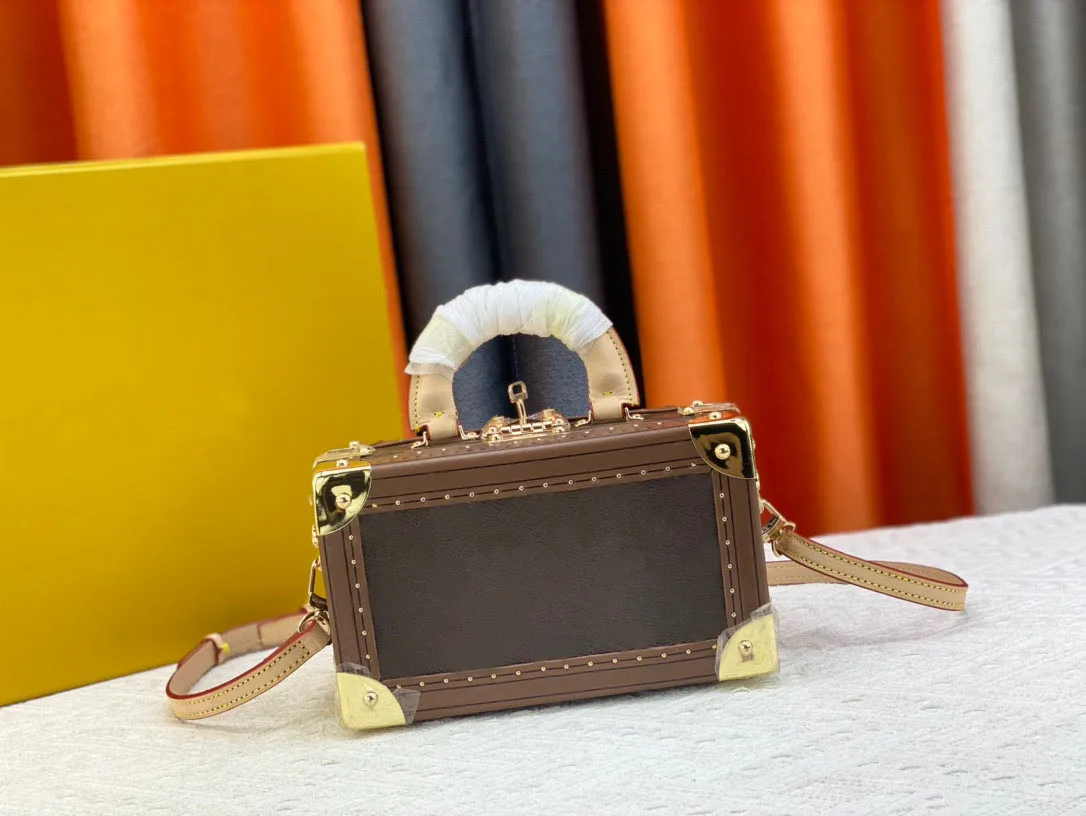 『DEPT』vintage Leather box bag Vintage-Inspired Leather Box Purse: Premium Quality Flower