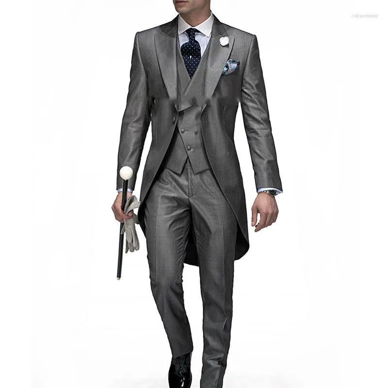 Men's Suits Men's Arrival Formal Men Tailcoats Grey Wedding For Peaked Lapel Groomsman Men's Tuxedo 3 Piece