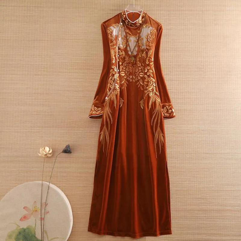 Etnik Giyim Çin Tarzı Kadın Elbise Kış Kraliyet Nakış Çiçek Vintage Zarif Ince Bayan Lüks Kadife S-XXL