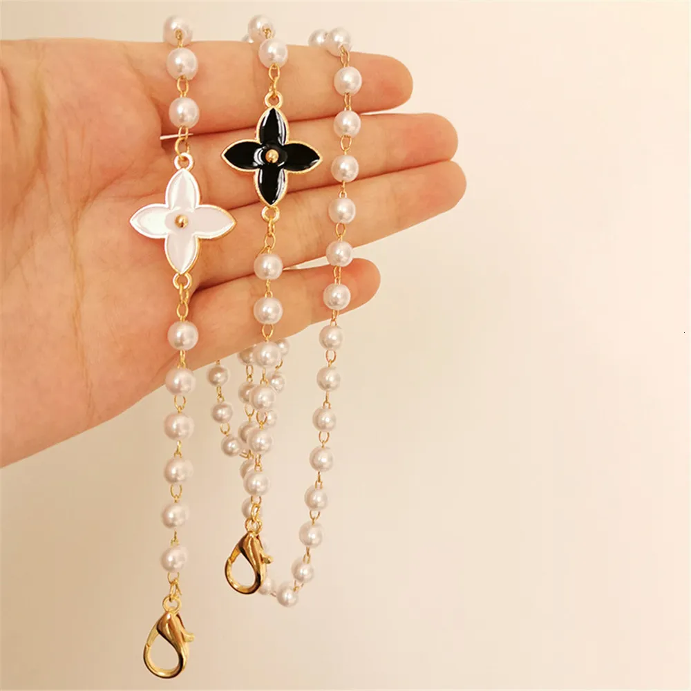 Eyeglasses Chain Pearl Beads Clover Flower Link Strap Cord  display picture 2