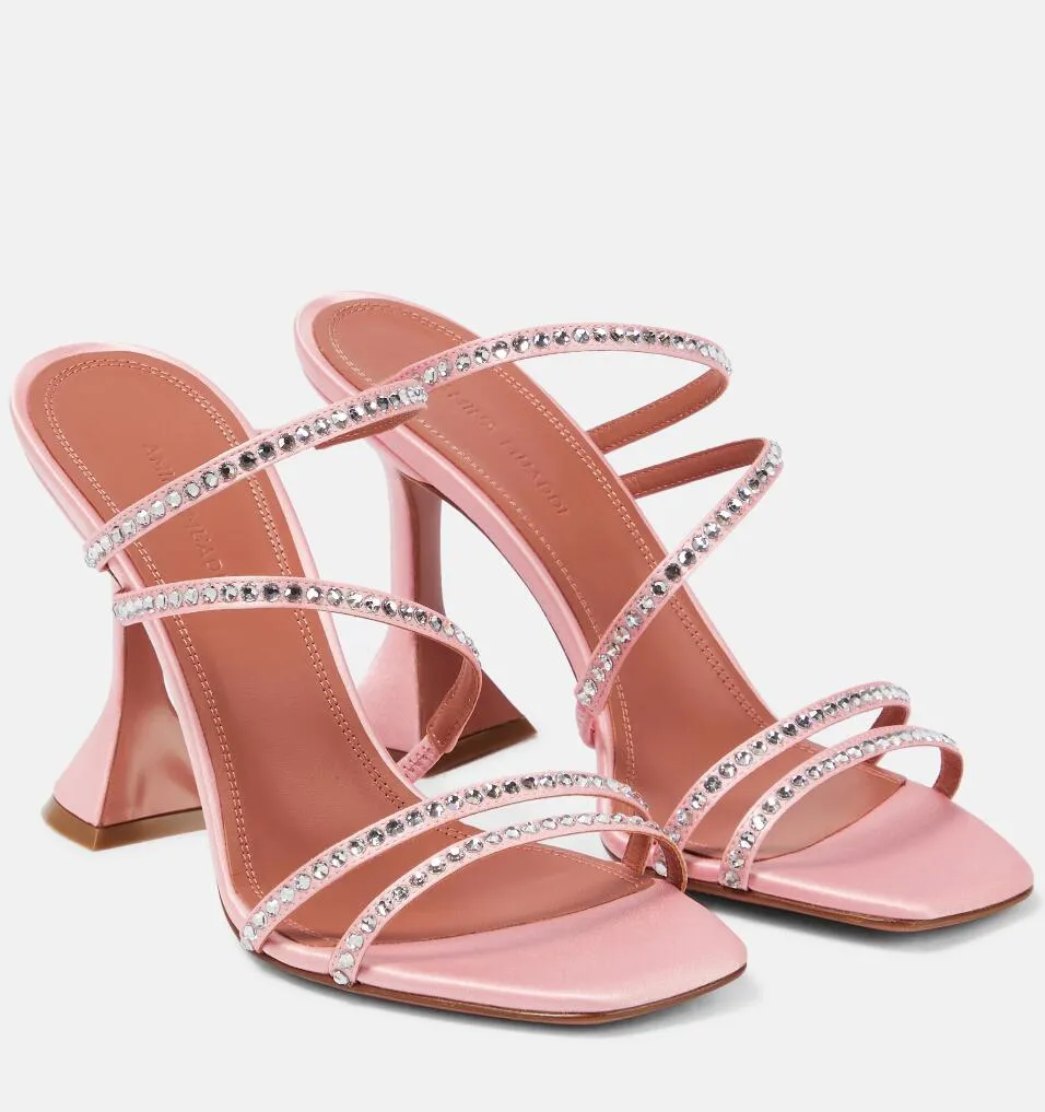 2023S/S Luxury Amina Muaddi Naima Sandals Scarpe da donna Cristalli abbelliti con cinturino martini Tacco da festa per feste Wedding Lady Sandalias EU35-42, con scatola