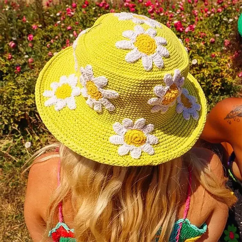 Gaono chapeau seau au Crochet pour femmes fait à la main casquette tricotée à fleurs chapeau de pêcheur été à la mode en plein air à large bord casquette de soleil accessoires Photo