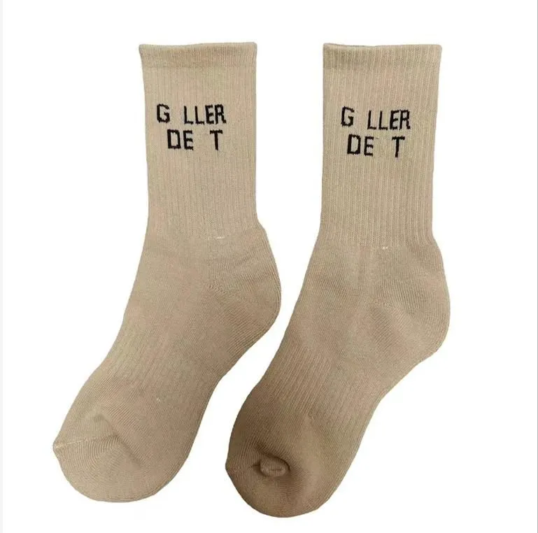 Tasarımcı Erkek Çorap Moda Erkek Çorap Yüksek Kaliteli Mektup Nefes Pamuk Toptan calzino koşu Basketbol futbol spor çorap