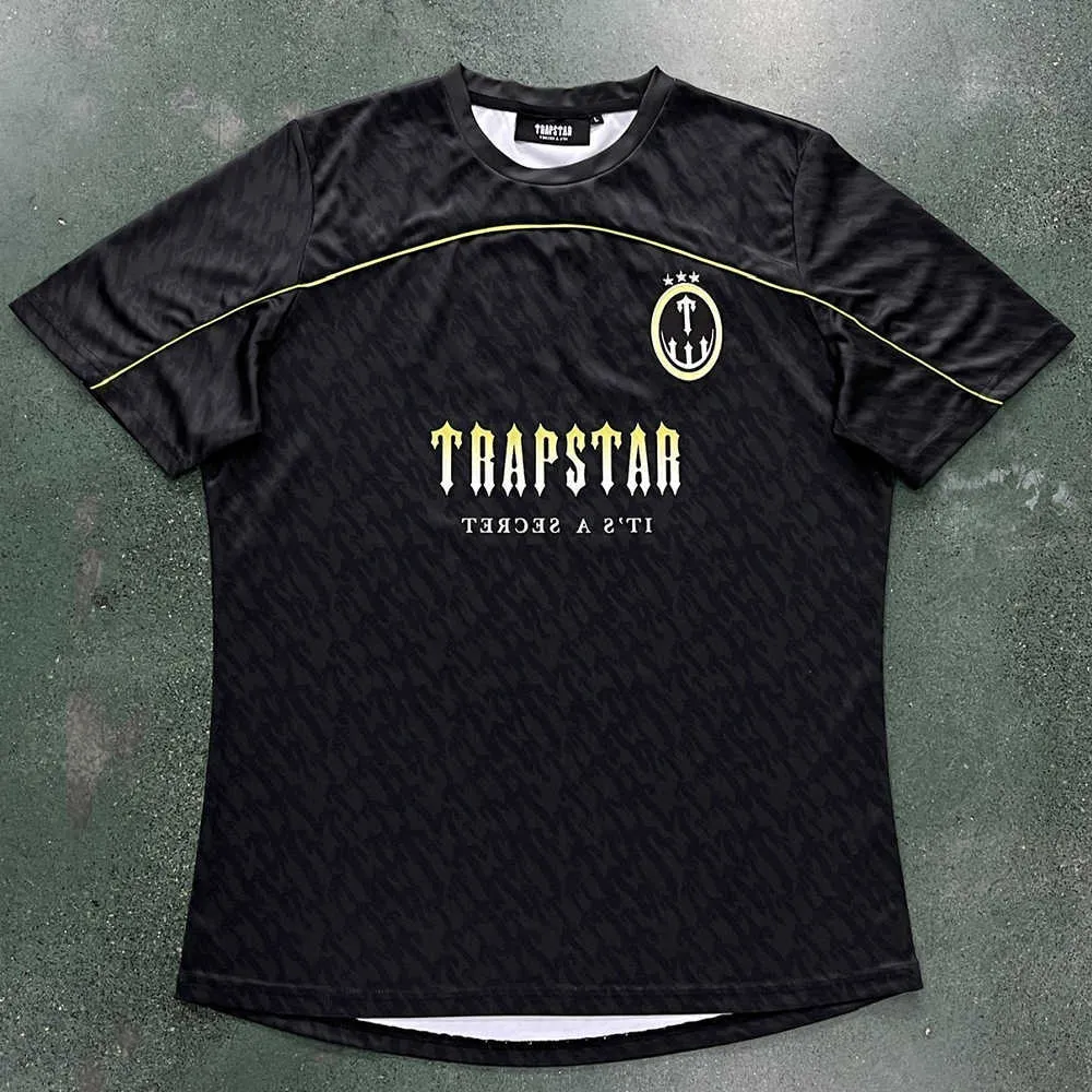 Camisa de futebol Trapstar Monogram de alta qualidade preta camiseta gradiente cor tamanho da UE Trapstar Top Tees homens mulheres