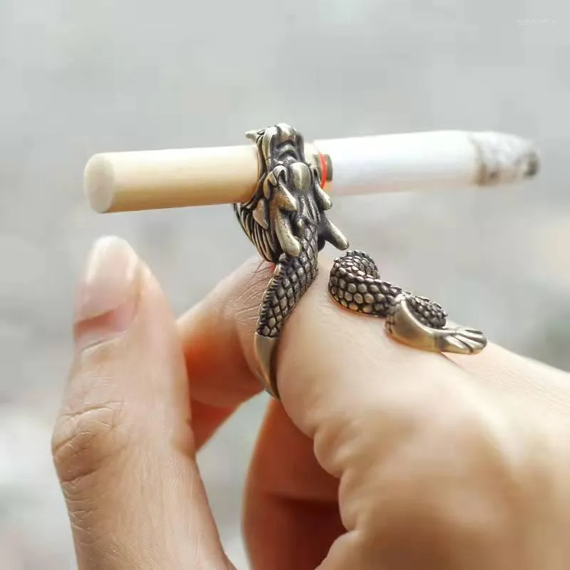 Cluster Rings LongLongjinsu S925 Cigarette Ring Titular de tendências para fumar Dominador em forma de dragão