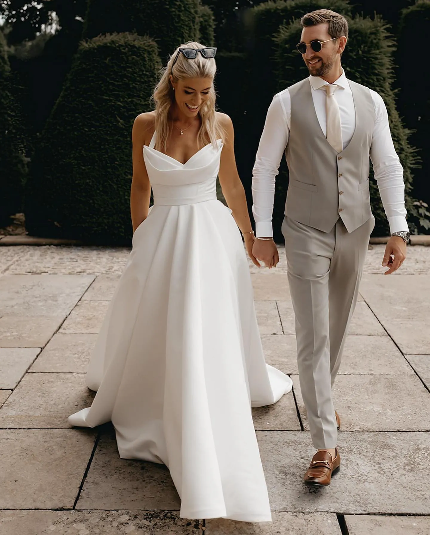 Boho Halter Satin A Line Wedding Dress with Bow Knot Back Ivory Sweep Train Built in Bra 2024