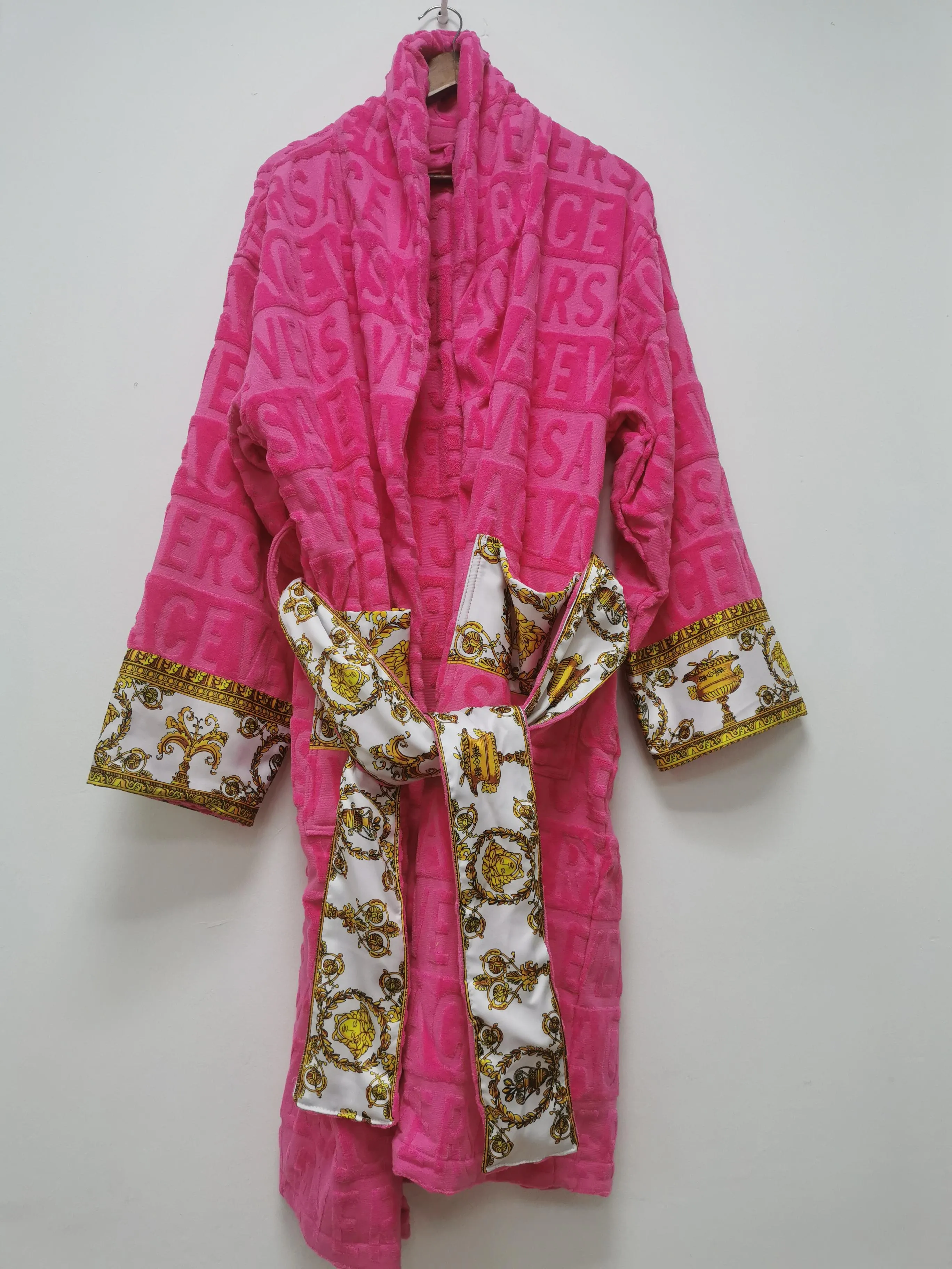 Yüksek Kaliteli Gecelik Kış Sıcak Unisex Pijama Pamuklu Erkek Kadın Bornoz Pijama Uzun Robe Tasarımcı Mektup Baskı Çiftler Sleeprobe m