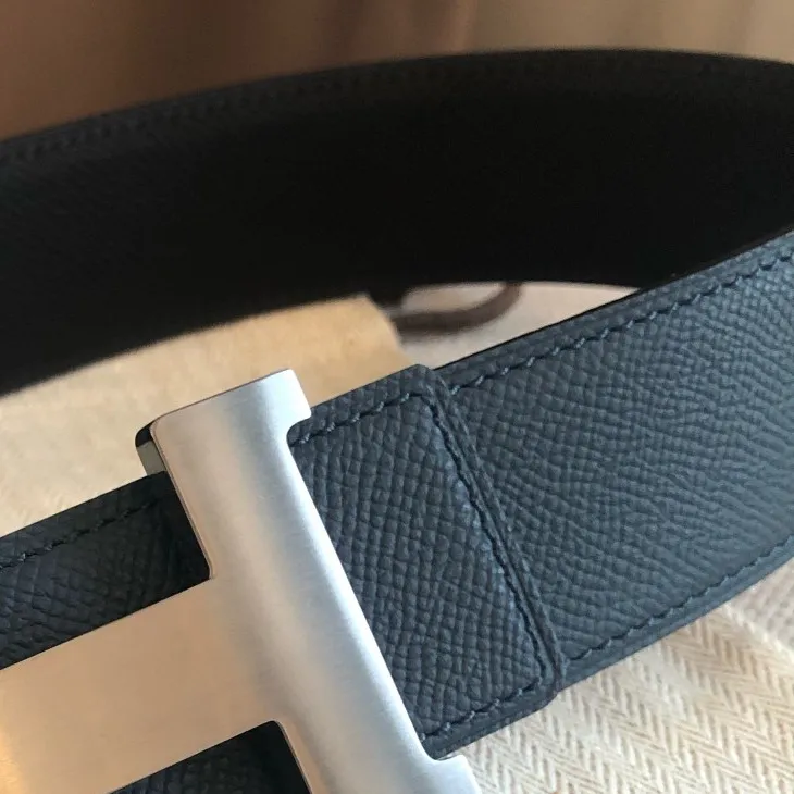 Ceinture de 38 mm de molleton réel en acier en acier en titane procédé brossé en or peut être utilisé sur les deux côtés courroie de personnalisation véritable veau classique style 001 001