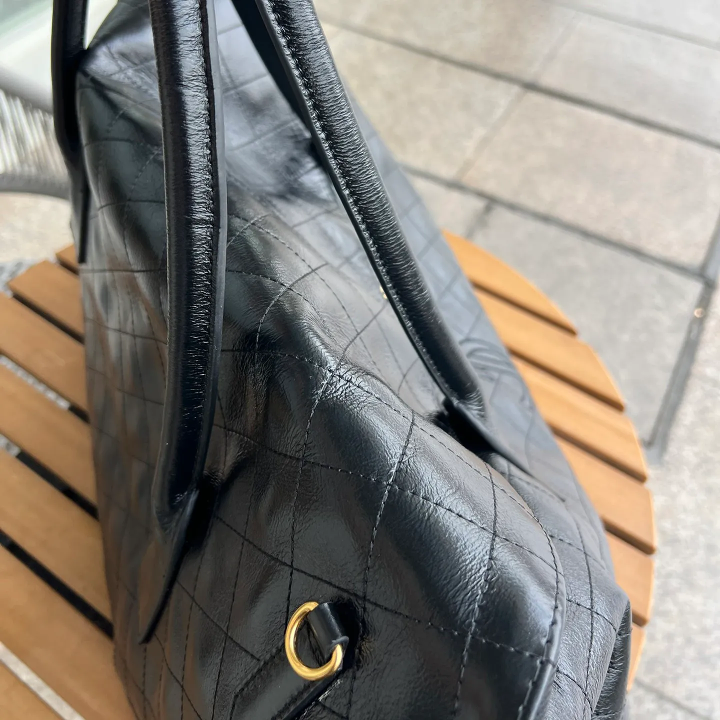 Black Fashion ES Sacs de voyage géants Fourre-tout en cuir matelassé Maxi Sac souple Poignées supérieures duffle designer femmes hommes Zip Closure Case grands sacs à main 56cm