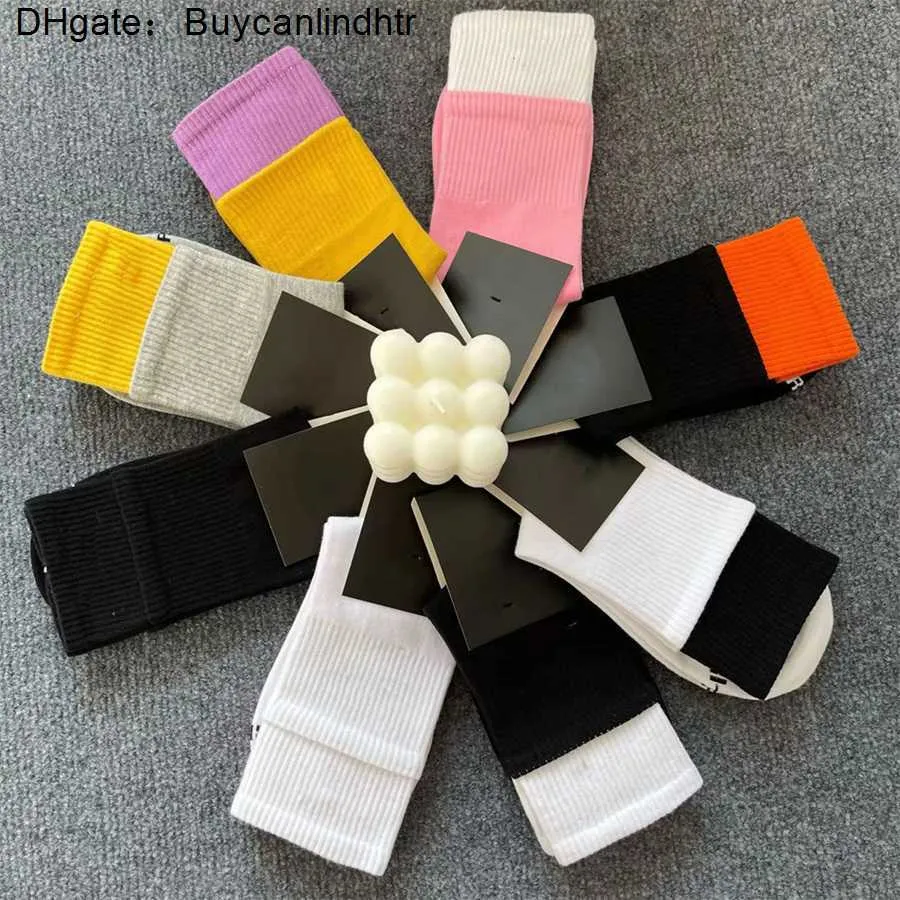 Sock tofflor No Show Socks Cotton Material Underwear Sports Athletic Geometric Mönster Fashion Casual Lämplig för vårens höstsäsonger White Black Grey 7WMF