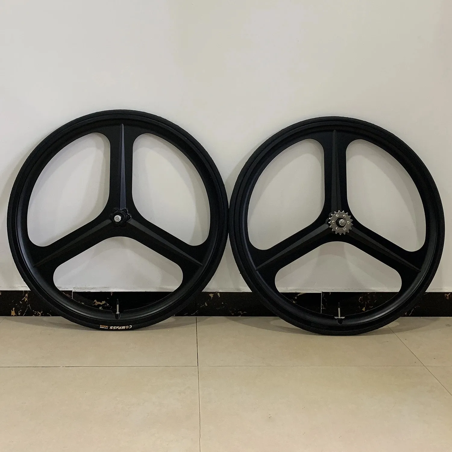 700C Magnesium Alloy Fixie Wheelset | 3-Spoke Single Speed Bike Wheels | Front & Rear Flip-Flop Cycling Rims 700C Magnesium Alloy Fixie Wheelset | 3-Spoke Single Speed Bike Wheels | Front & Rear Flip-Flop Cycling Rims
