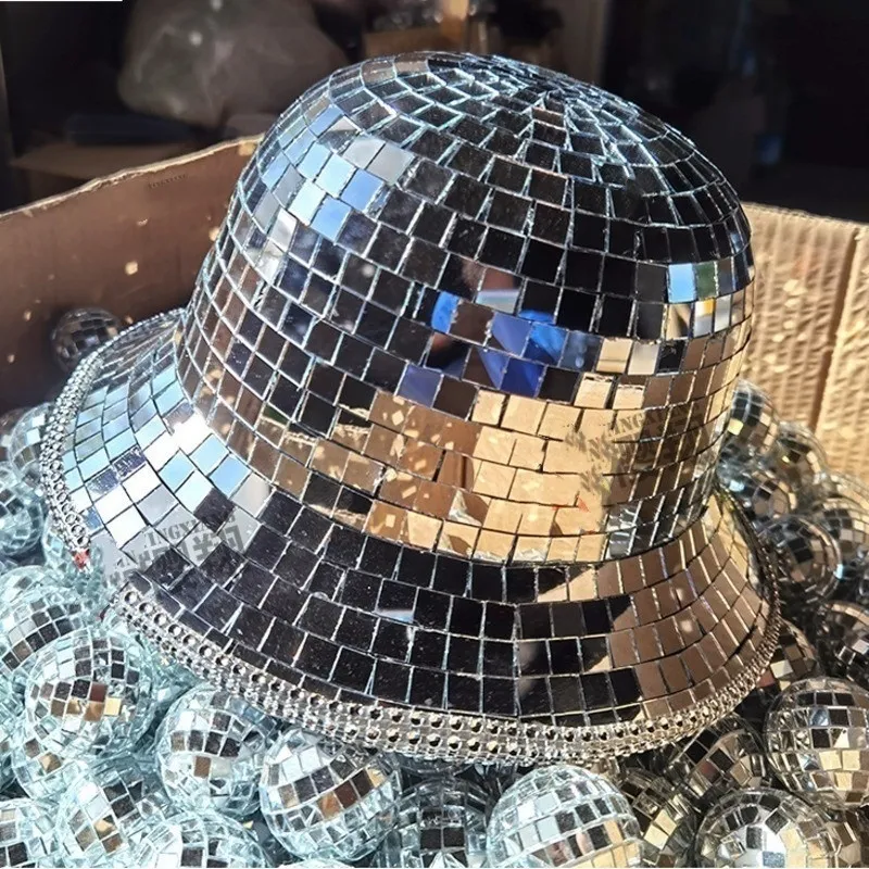MGBEKE Disco-Cowboy-Hut Atemberaubende Disco-Kugel-Hüte Reflektierende  Glaspailletten Cowboy-Hut-Kappe for Club-Bühnen-Bar-Party-Tanz: :  Spielzeug