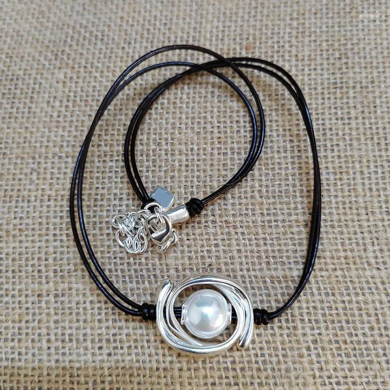 Chaînes Européenne Et Américaine Originale Mode Galvanoplastie 925 Argent Corde En Cuir Chaîne Perle Collier Vacances Bijoux Cadeau