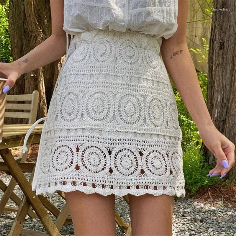 Röcke Hohl Häkeln Mini Koreanische Sommer Bodycon Kurze A-linie Gestrickte Frauen Süße Dünne Hohe Taille Rock Vintage