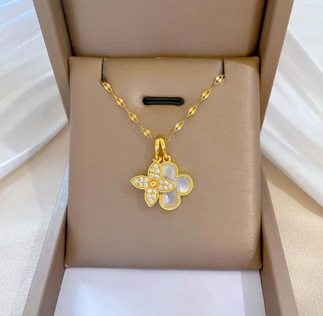 2024 Novo colar de designer de luxo da New Womens Flores de moda Flores de moda de quatro folhas Cleef Pingente de pingente 18K Jóias de colares de ouro