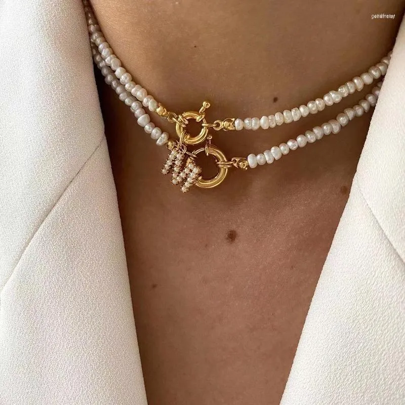 Girocollo Collana di perle d'acqua dolce Design di nicchia femminile Senso Temperamento minimo Collo a lettera con catena a clavicola