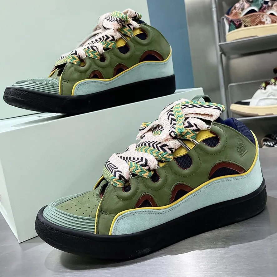 Bulk Vintage Abrasive Leather Bread Shoes For Girls For Couples Luxury Designer Color Match Casual Sports Skateboard Shoes For Girls In Mens And Womens Sizes 35 46 With Box From Fashionshoes688 117.69...