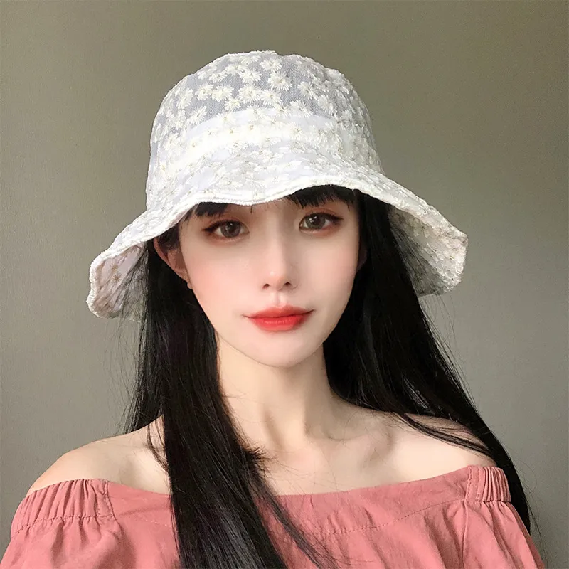 韓国の小さなデイジー刺繍バケツ帽子女性の薄い夏の日焼け止め旅行日本レース通気性サンシェード巣帽子