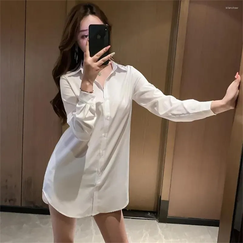 Chemisiers pour femmes surdimensionné printemps/été chemise blanche femmes mode coréenne à manches longues mi Sexy Design menton haut chemisier ample