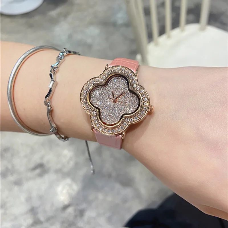 Mode pleine marque montre-bracelet femmes dames fleurs diamant Style luxe avec Logo bracelet en cuir horloge à Quartz VA07