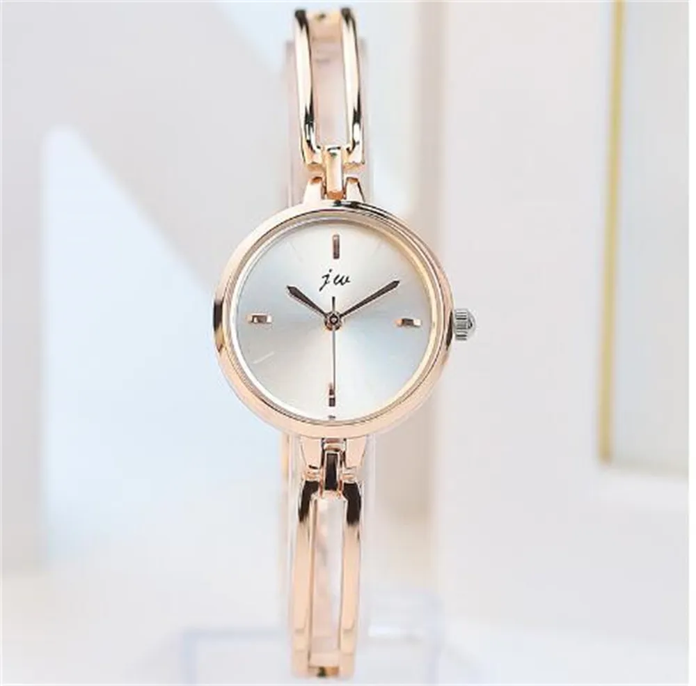 2023 Simple circular small plate student women cross-border small and delicate small fresh alloy bracelet watch