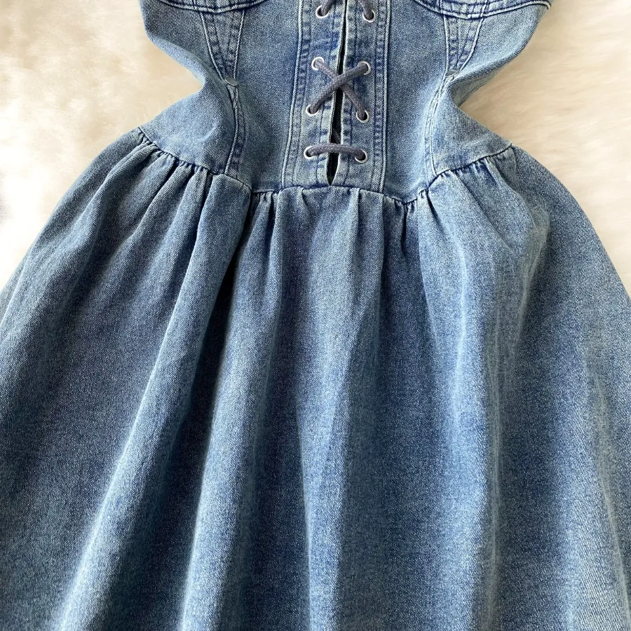 Retro Denim Dress: American Style Square Neck Tie-Up A-Line Retro Denim Dress: American Style Square Neck Tie-Up A-Line