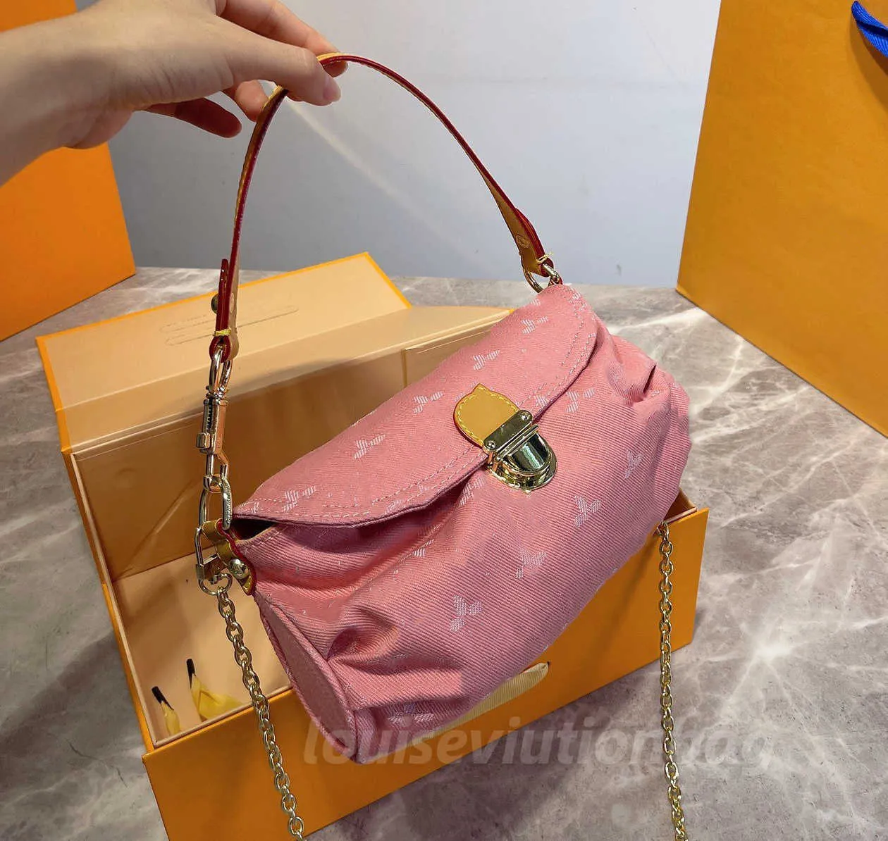 Tasarımcı Kadınlar Mini Pretty Denim Omuz Çantası Fransa Lüks Marka L Monogram Çiçekler Baskılı Tuval Koltukaltı Bayan Çift Sapanlar Crossbody Hobo Çanta 103124