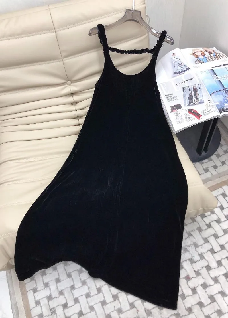 Повседневные платья Элегантное сладкое женское короткое сплошное шелковое бархатное длинное платье на бретельках с открытой спиной Черное