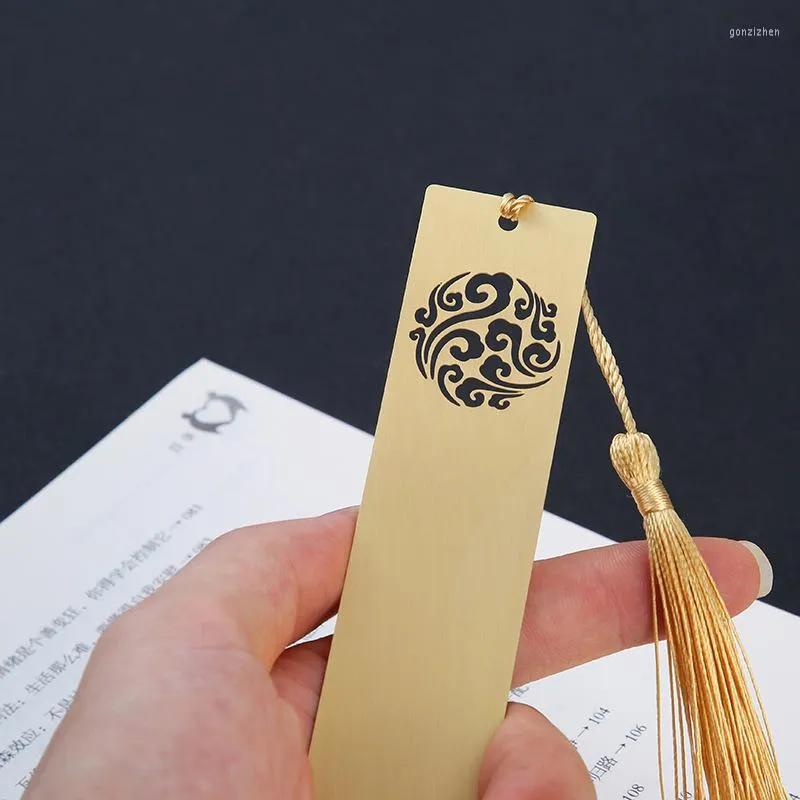 Chinese Classical Pattern Bookmarks With Tassel Elegant Gold Hollow Brass Gift For Friends Reading Tools