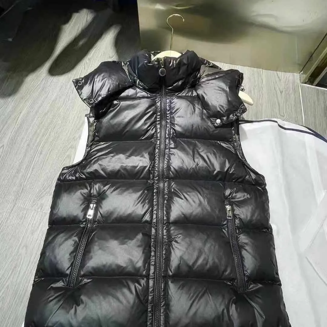 디자이너 남성 럭셔리 후드 다운 조끼 브랜드 여성 Bormes 다운 조끼 겨울 자켓 수 놓은 가슴 배지 따뜻한 아우터 재킷 l1