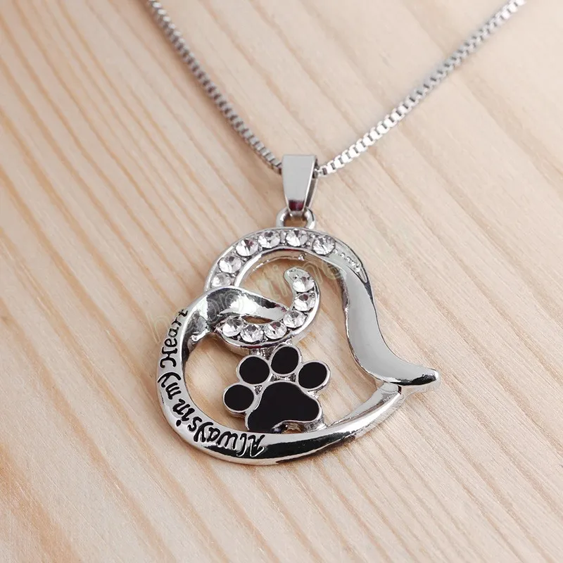 Charm Hollow Heart Shape Necklace For Women Girls Pet Lovers Rhinestone Cat Dog Paw Footprint Pendant Halsband smycken gåvor