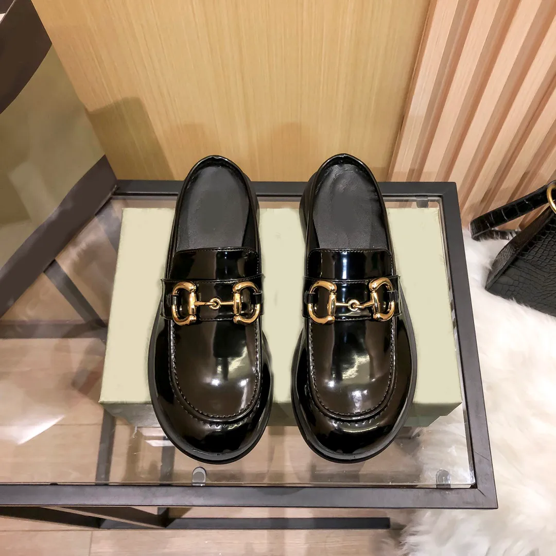 Women`s small leather shoes designer wrapped head shoes half slippers female external metal buckle women`s shoes thick bottom hundred with ladies slippers