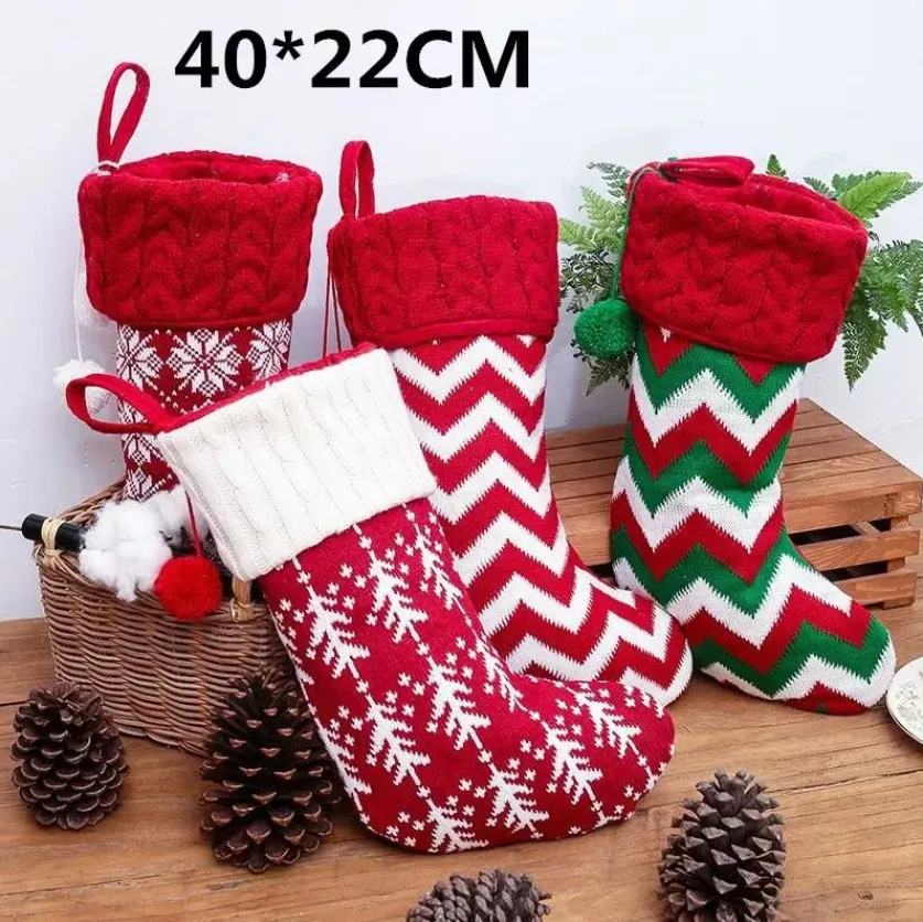 Stickade juldekorationer Stocking Xmas Tree Ornament Red and White Santa Candy Presentpåse Knickade Socks Pest Party Pendant Wholesale JN09