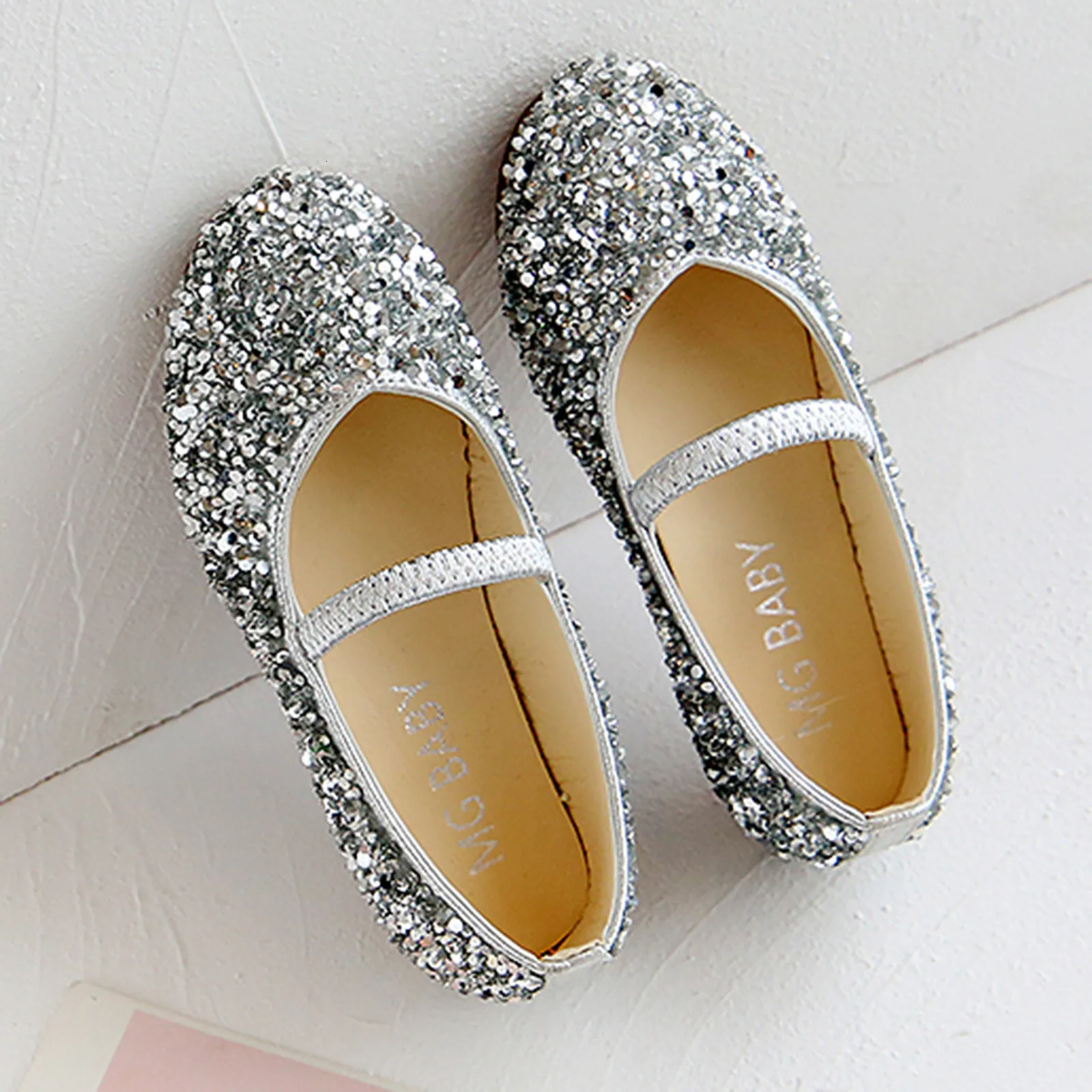 Sneakers 1 11 Years Girls Dance Leather Princess Shoes Sequined Soft Bottom Baby Single Kids Girl Party Sparkly Teen Children 230628