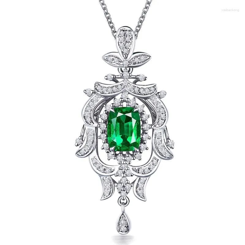 Pendant Necklaces 2023 Fashion Vintage Sparkling Simulation Emerald Necklace For Women Luxury Silver Color Wedding Banquet Choerks Jewelry