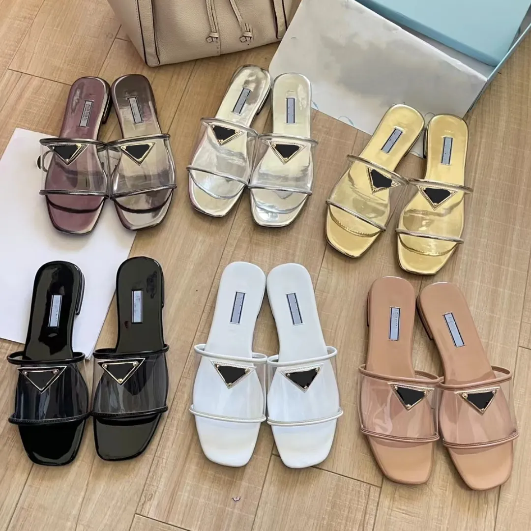 Kvinnors klassiska tofflor Designer Kvinnors Casual Sandals Fashion Summer Transparent Flat Bottom tofflor Luxury Brand Beach Shoes