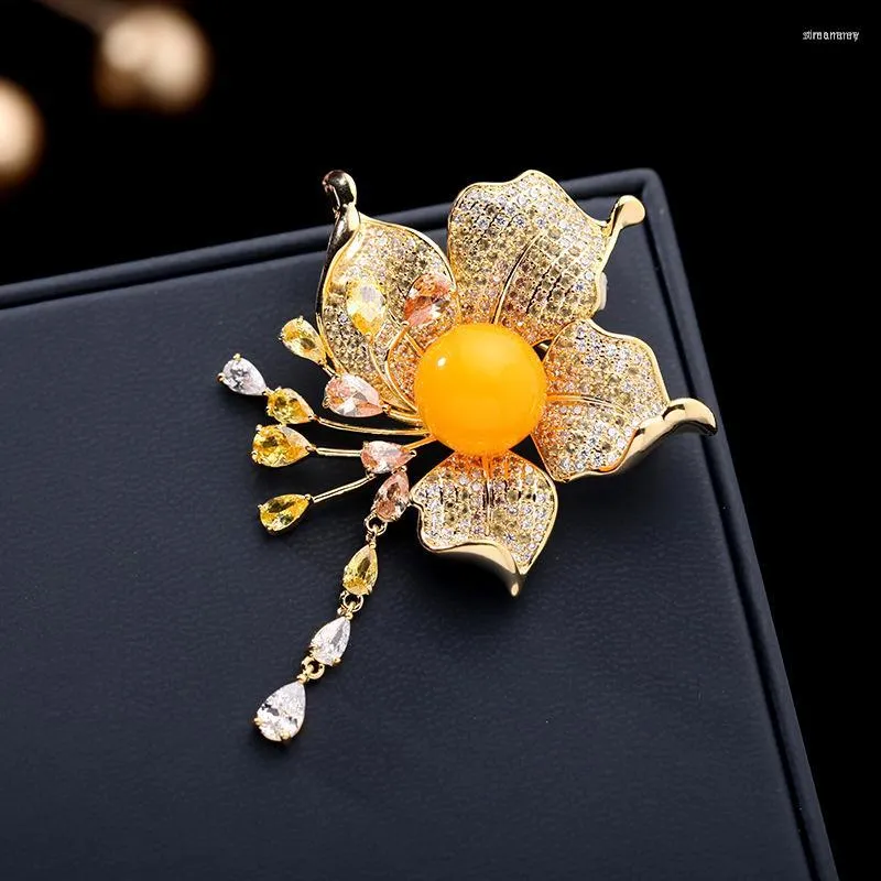 Brooches 2023 Fashion High-end Colorful Zircon Corsage European And American Coat Accessories Pin Pearl Tassel Flower Brooch