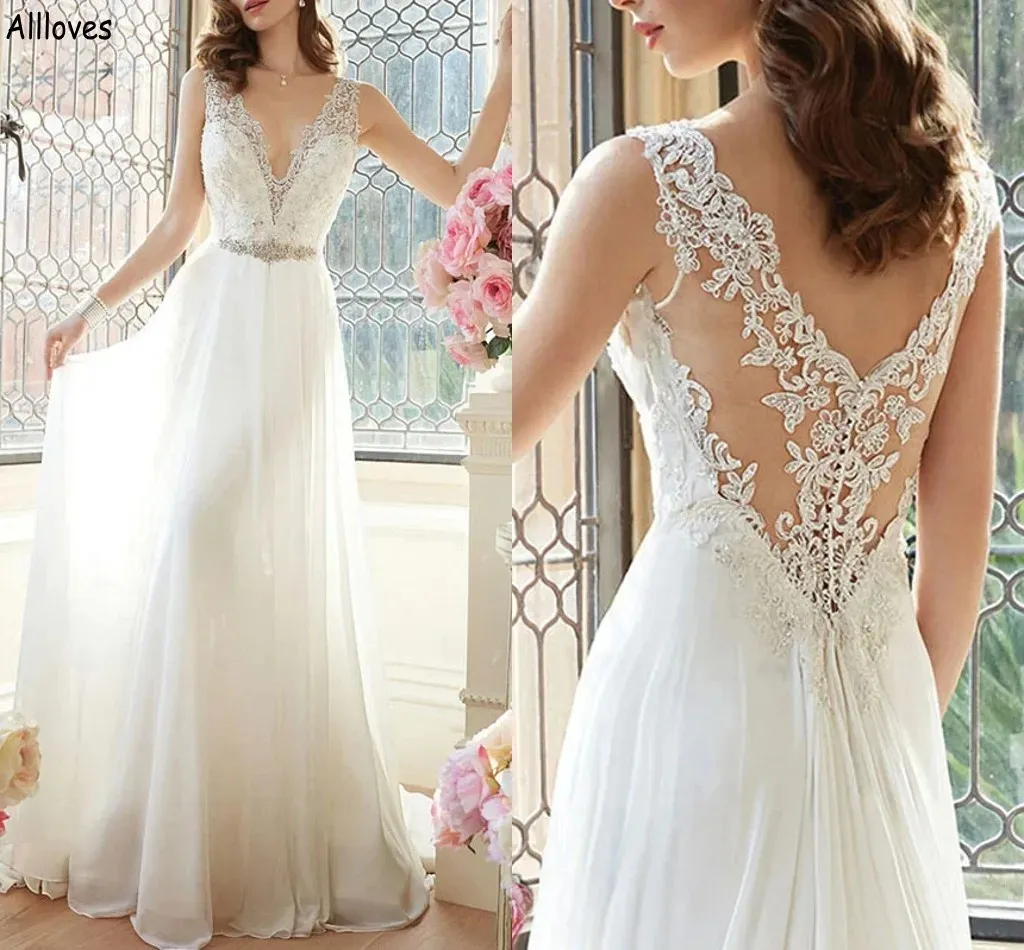 Une ligne robes de mariée en tulle col en V profond cristaux scintillants dentelle robes de mariée élégantes sexy bas dos nu balayage train plus la taille réception mariée robes de mariée