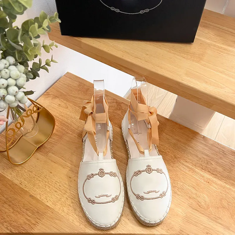 Linne broderade espadrilles sandaler lägenheter klackar sommar kvinnors lyxdesigners läder ensam kvällsfest klänning skor fabrikskor storlek 35-41