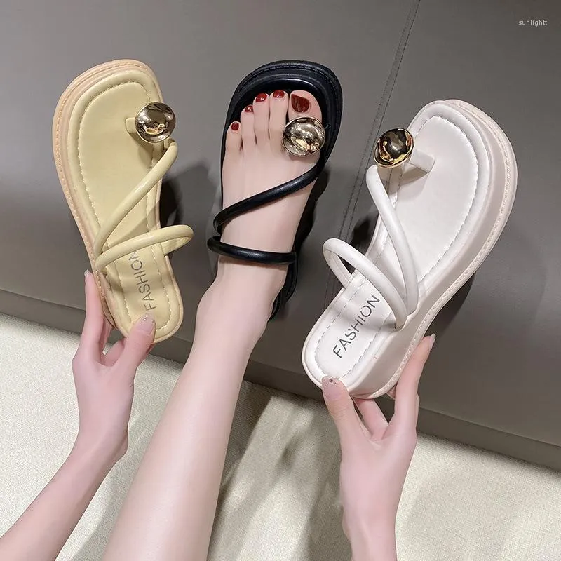 Pantoufles décontracté femme chaussures plate-forme caoutchouc tongs diapositives bas sur un coin luxe 2023 hawaïen été Rome basique sabot talons