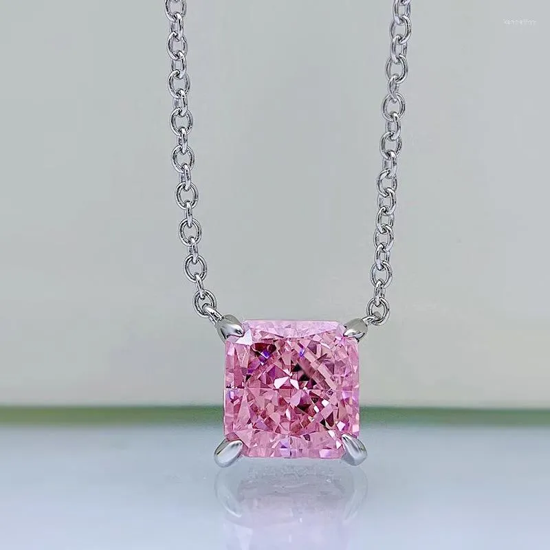 Kedjor Pink High Carbon Diamond Pendant Inlaid med 8 geometrisk form och enkel 925 silverhalsband 40 3