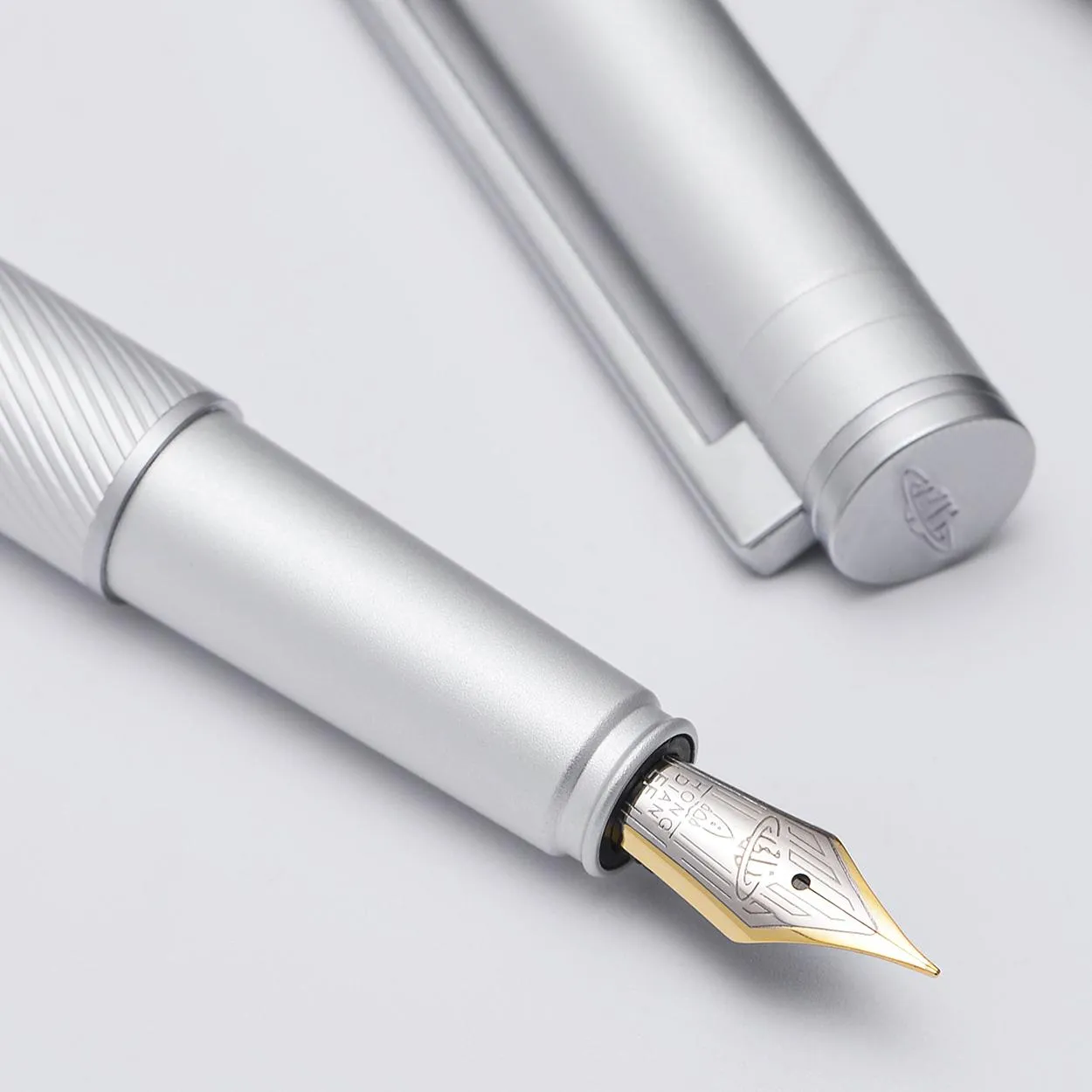 Penne Hongdian H1 Metal Fountain Penna in alluminio in lega Bella pennino nero EF/F/Bent Nib Silver Writing Ink Pen per Home Business Office Home