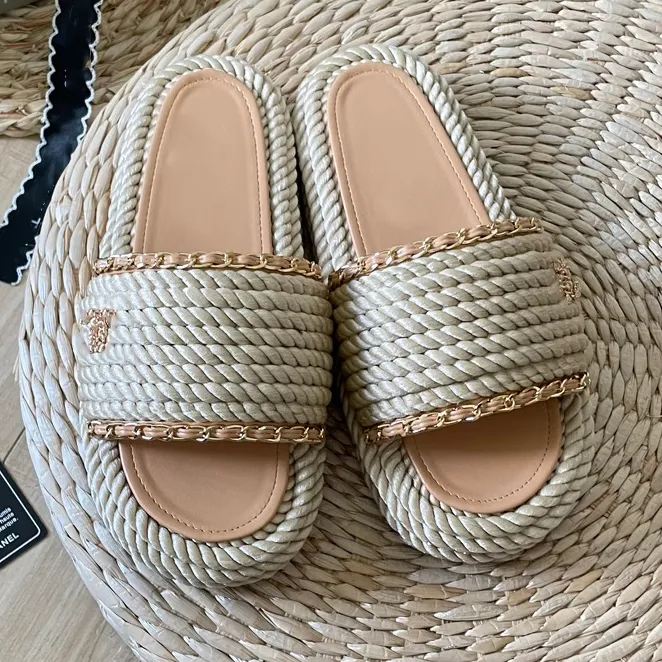 Sandały Slowery Slipper Slajdy Paris Sandały Kapcie dla mężczyzn kobiety z oryginalnym pudełkiem Hot Designer Unisex Beach Flip Flip Flip