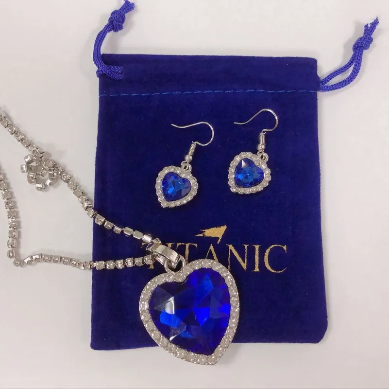 Huwelijkssieraden Sets Titanic Heart of Ocean Blue Love Forever hanger ketting met oorbellen fluwelen zakje 230627