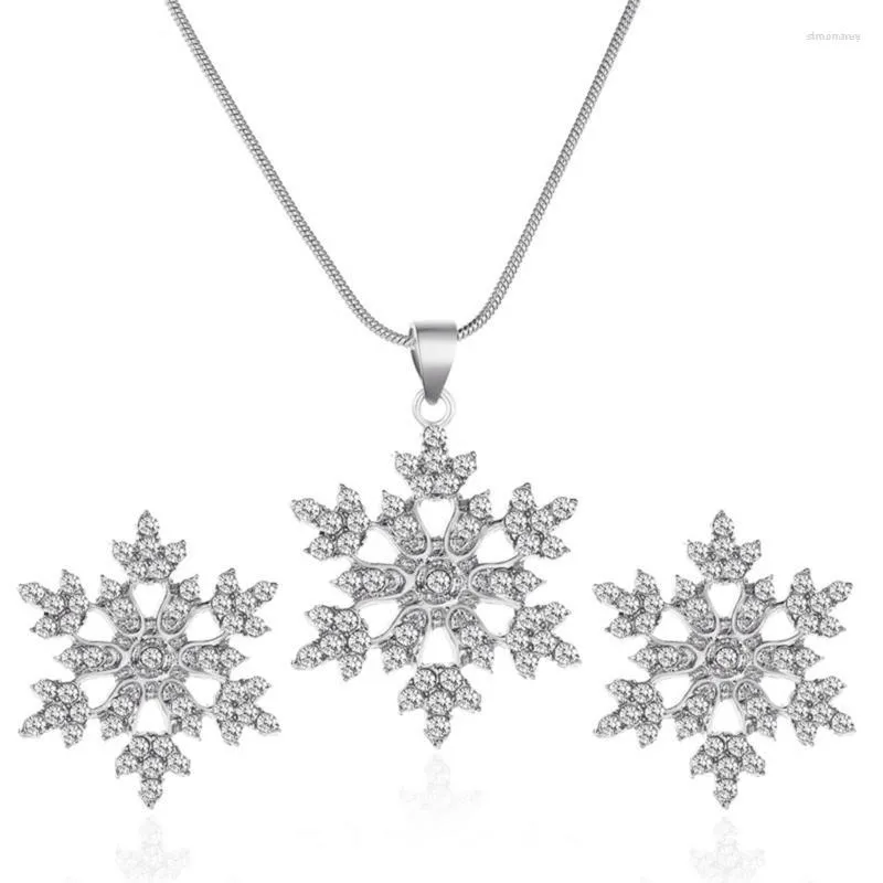 Necklace Earrings Set Fashion And Elegant Snowflake Ladies Jewelry Accessories