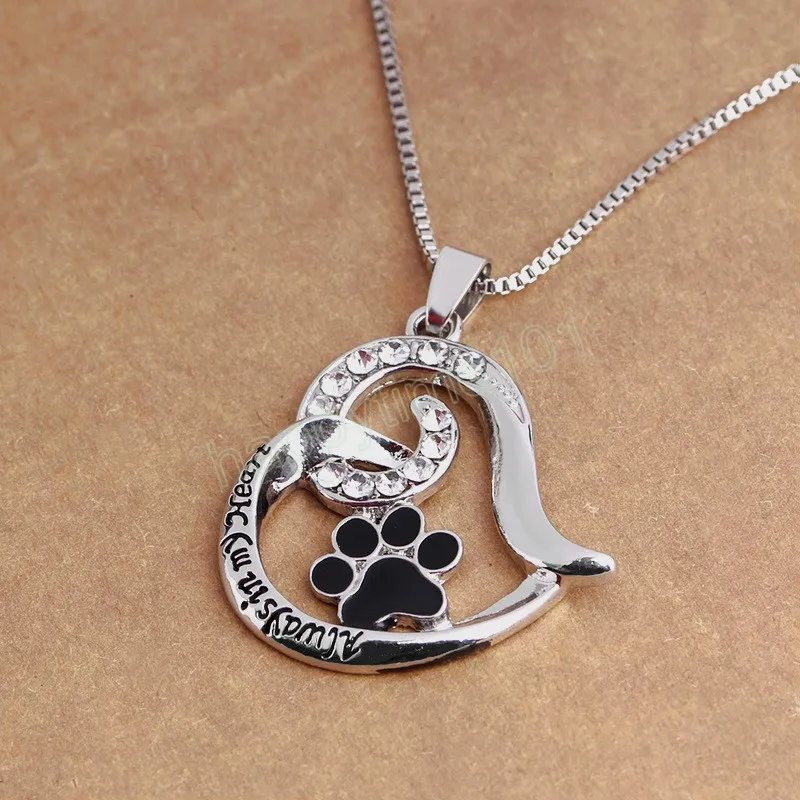 Charm Hollow Heart Shape Necklace For Women Girls Pet Lovers Rhinestone Cat Dog Paw Footprint Pendant Halsband smycken gåvor